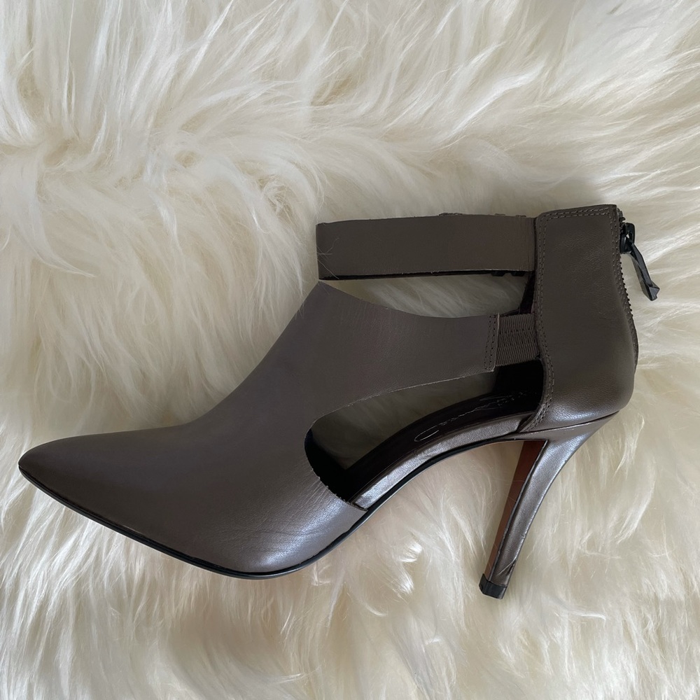 Women’s high heeled booties